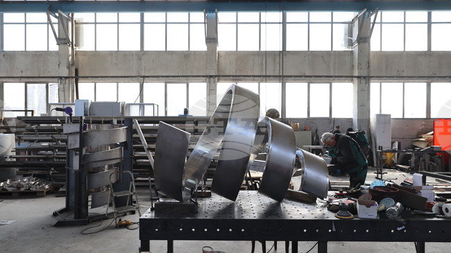 Plovdiv Crafts Three-Metre Replica of Giro d'Italia Trophy for Third Stage of Race