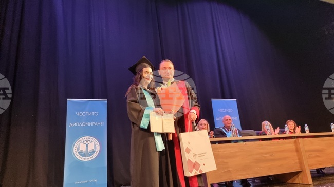 Педагогическият факултет на Тракийския университет връчи дипломите на 267 абсолвенти