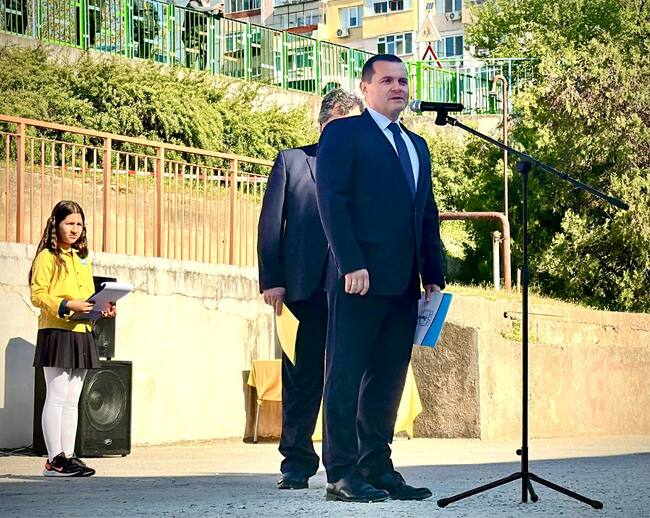 Кметът на Русе Пенчо Милков уважи патронния празник на ОУ „Никола Обретенов“