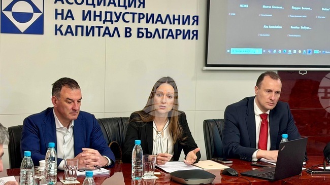 Диалогът между Министерството на икономиката и работодателите е ключов за вземането на правилни решения, каза министър Щонова пред АИКБ