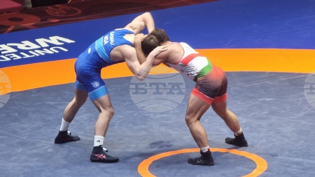 Микяй Наим ще се бори за бронз на Европейското първенство в Тирана, Ахмед Батаев единствен достигна четвъртфиналите от последните петима български национали