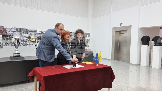 В Пловдив валидираха специална пощенска марка, посветена на 100-годишния юбилей на футболен клуб Локомотив Пловдив 