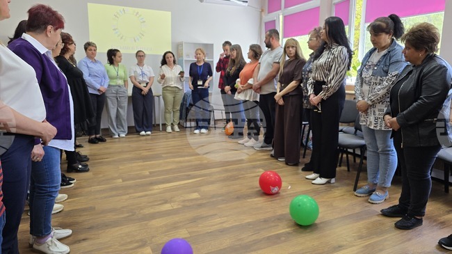 Семинар, посветен на грижата за децата, събра социални институции, осиновители и приемни родители в Свищов