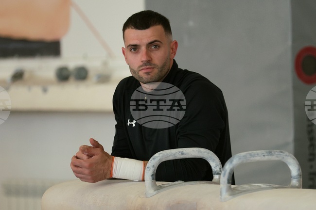 Националите по спортна гимнастика Йордан Александров и Кевин Пенев: България има шанс за топ 13 в Загреб