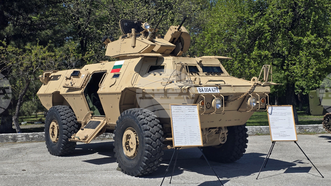 Военнослужещи от Трето бригадно командване демонстрираха военни способности и бойна техника в Деня на отворените врати