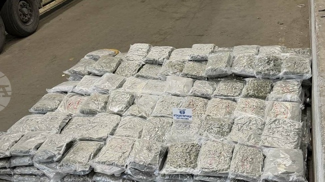 Над 360 кг марихуана на стойност 3 млн. евро задържаха митнически служители на ГКПП "Лесово"