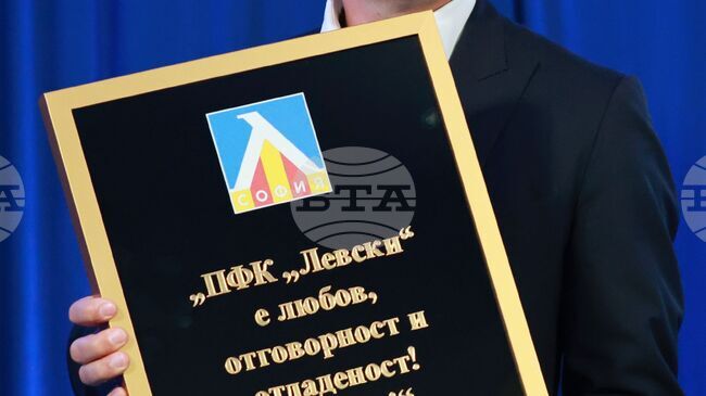 Левски няма да се издържа с кредити, стадионът ще се строи около три години, а средствата са осигурени, гарантира новият собственик на Левски (Сф) Атанас Бостанджиев