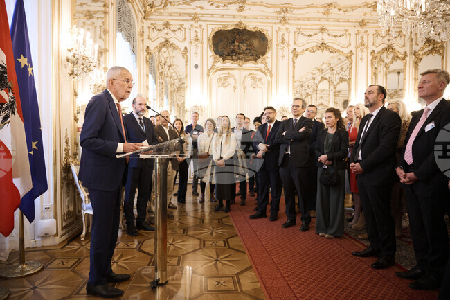 Австрия - Виена - конференция MINDS - среща с Александър Ван дер Белен