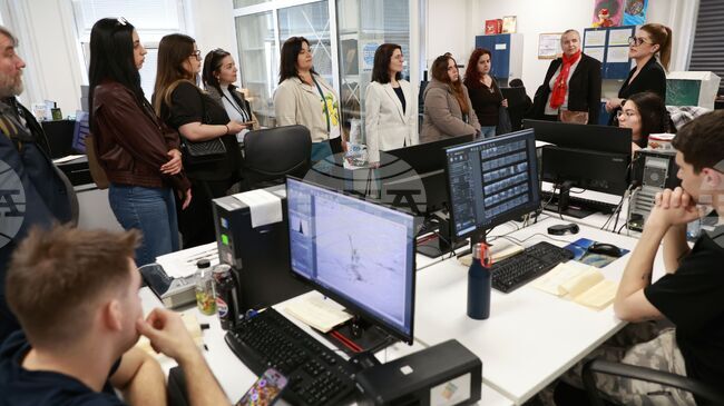 Студенти българисти от Атинския университет разгледаха архивите и обновения нюзрум на БТА 