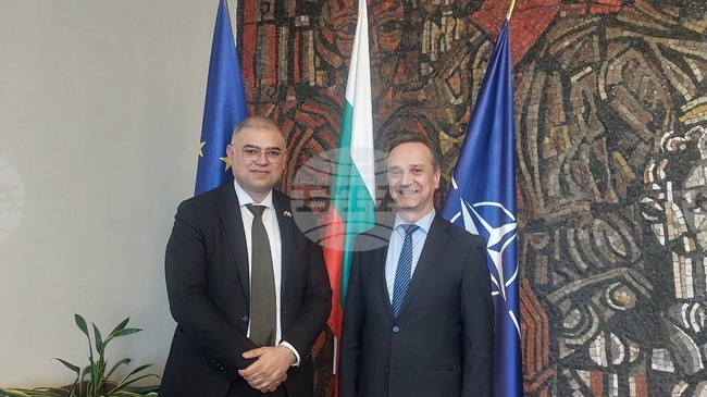 Deputy Foreign Minister Naydenov Meets Pakistan’s Ambassador Chaudhry