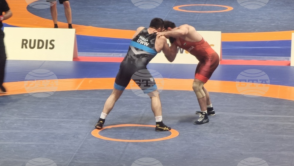 Ахмед Магамаев отстъпи на Абдулрашид Садулаев и ще се бори за бронз на Европейското първенство, Микяй Наим бе изтеглен на репешаж