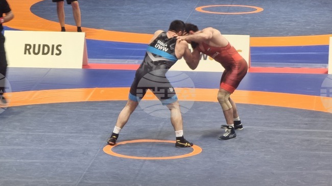 Ахмед Магамаев отстъпи на Абдулрашид Садулаев и ще се бори за бронз на Европейското първенство, Микяй Наим бе изтеглен на репешаж