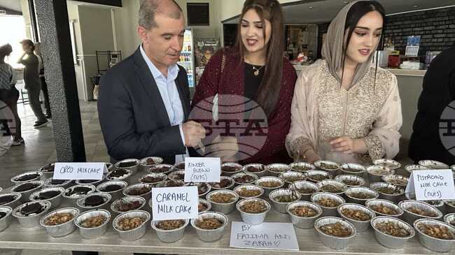 Чуждестранни студенти по медицина в БДУ представиха кулинарните традиции на четири континента