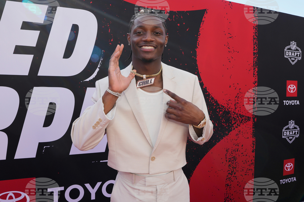 SNICKERS Ice Cream Delivers the Ultimate Chill on the 2026 NFL Draft Red Carpet