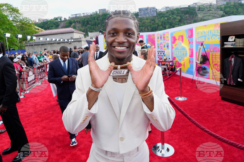 SNICKERS Ice Cream Delivers the Ultimate Chill on the 2026 NFL Draft Red Carpet