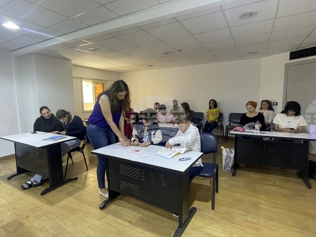 Египтоложката Весела Атанасова гостува в българското училище в Кайро