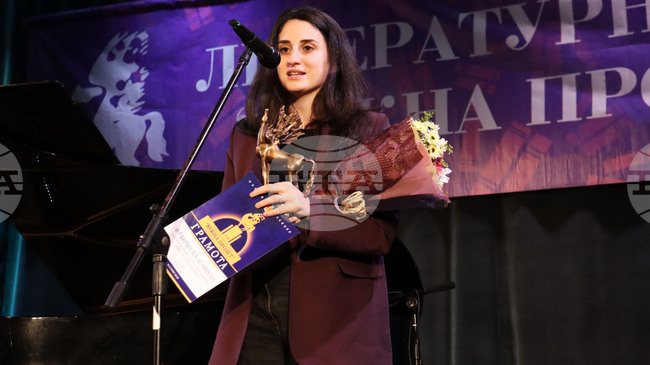 Националният конкурс за дебютна литература "Южна пролет" в Хасково завърши само с едно лауреатско звание - за литературна критика