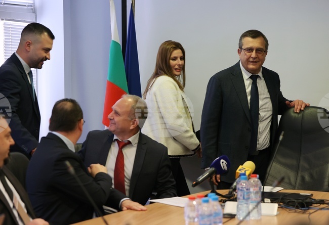 МОН - "Училищна STEM среда" - процедура