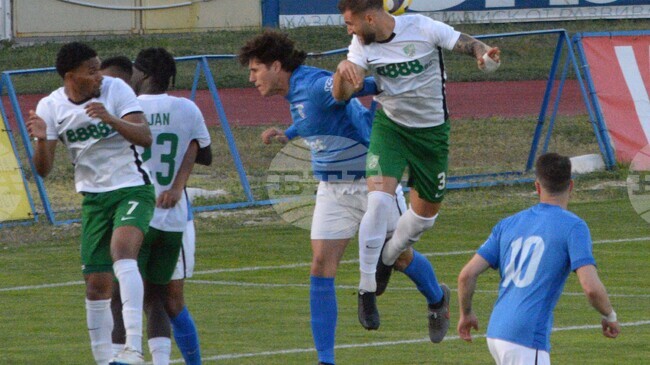 Берое победи Спартак 1918 Варна като гост с два късни гола, домакините играха цял мач с намален състав