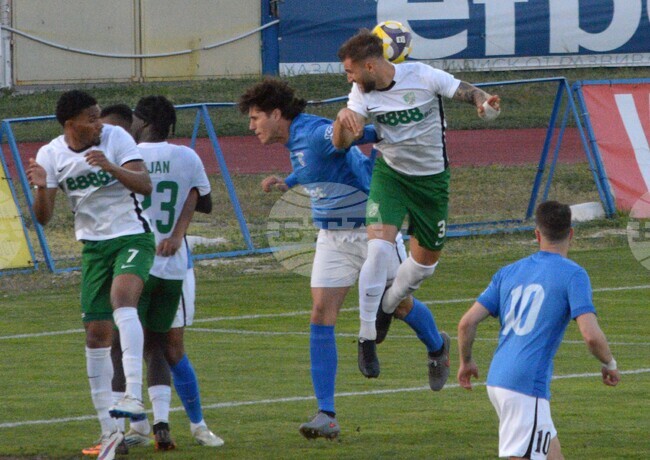 Берое победи Спартак 1918 Варна като гост с два късни гола, домакините играха цял мач с намален състав