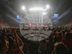 Ерос Рамацоти - концерт