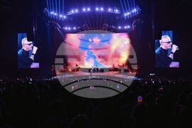 Ерос Рамацоти - концерт