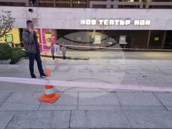 Дете е пострадало при инцидент пред сградата на НДК