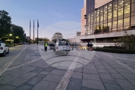 Дете е пострадало при инцидент пред сградата на НДК