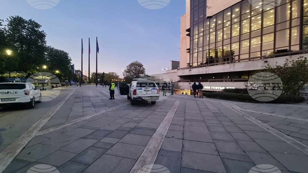 Дете е пострадало при инцидент пред сградата на НДК