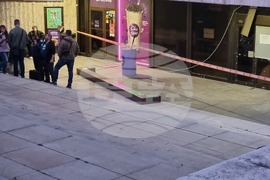 Дете е пострадало при инцидент пред сградата на НДК