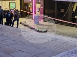 Дете е пострадало при инцидент пред сградата на НДК