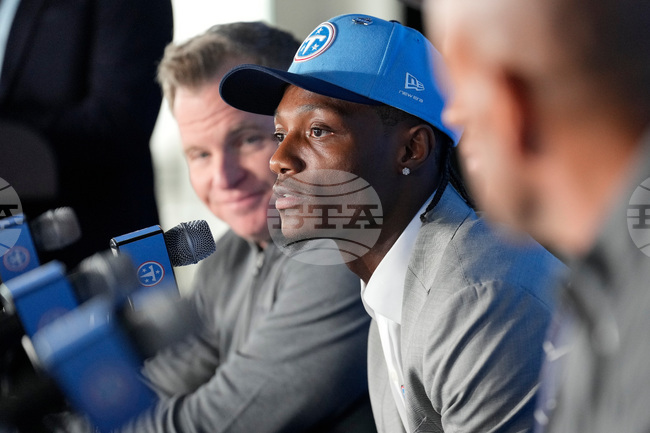 Titans Draft Football