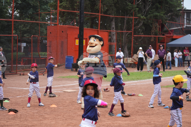 Mexico Padres Baseball Youth Clinic
