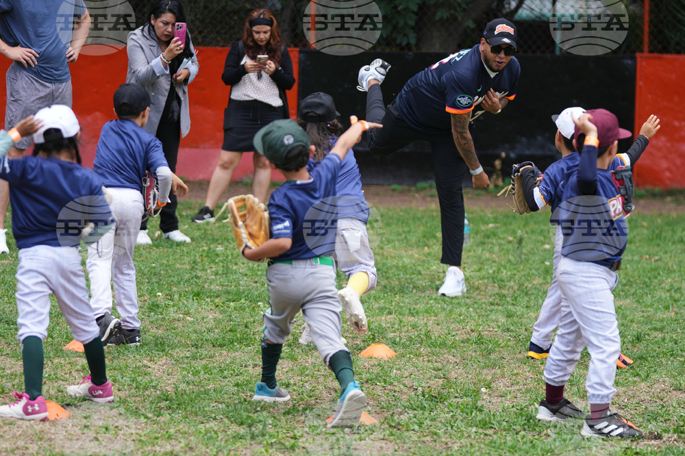 Mexico Padres Baseball Youth Clinic