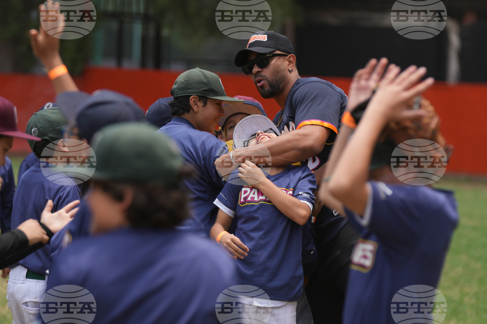 Mexico Padres Baseball Youth Clinic