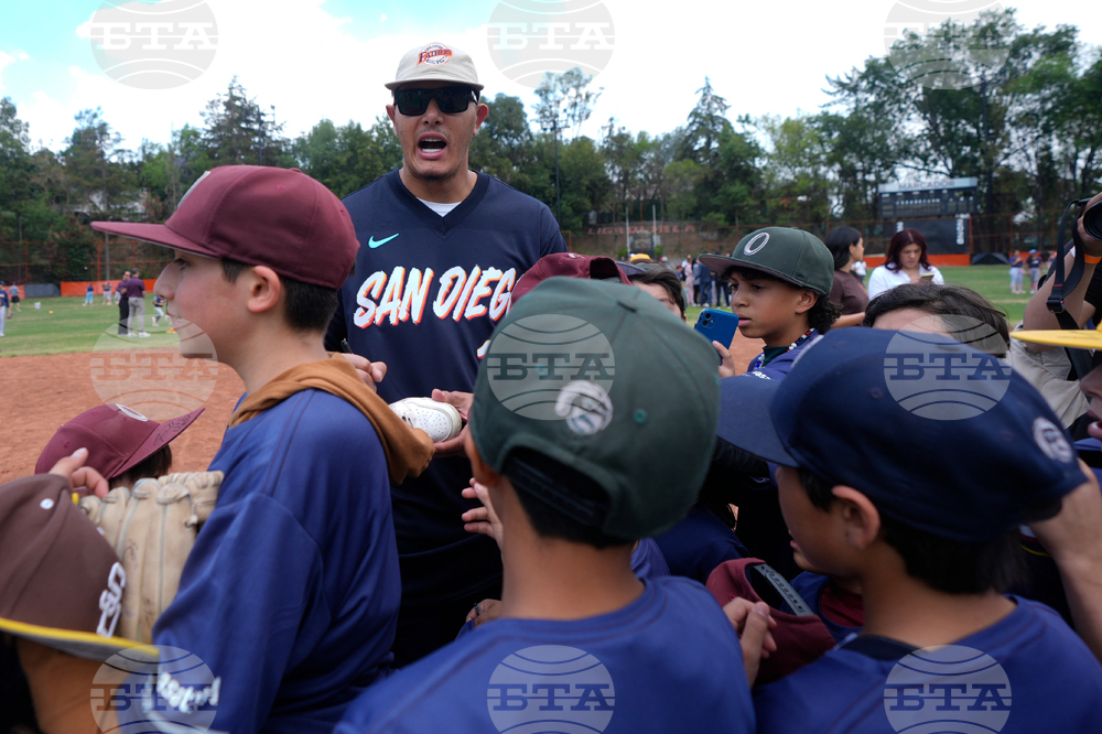 Mexico Padres Baseball Youth Clinic