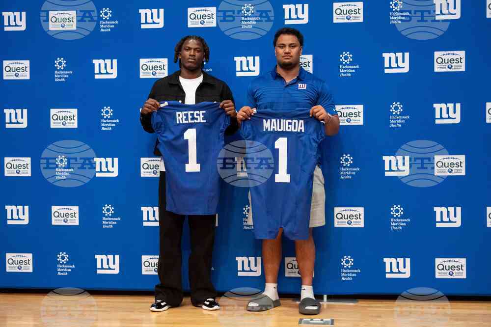 Giants Arvell Rease Football