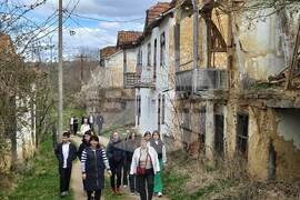 Сърбия - Гостите на Великденския фестивал в Босилеград посетиха село Извор