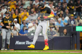 Pirates Brewers Baseball