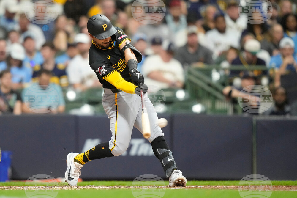 Pirates Brewers Baseball