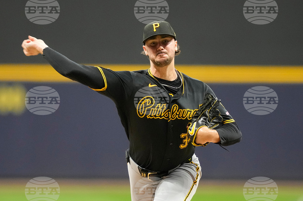 Pirates Brewers Baseball