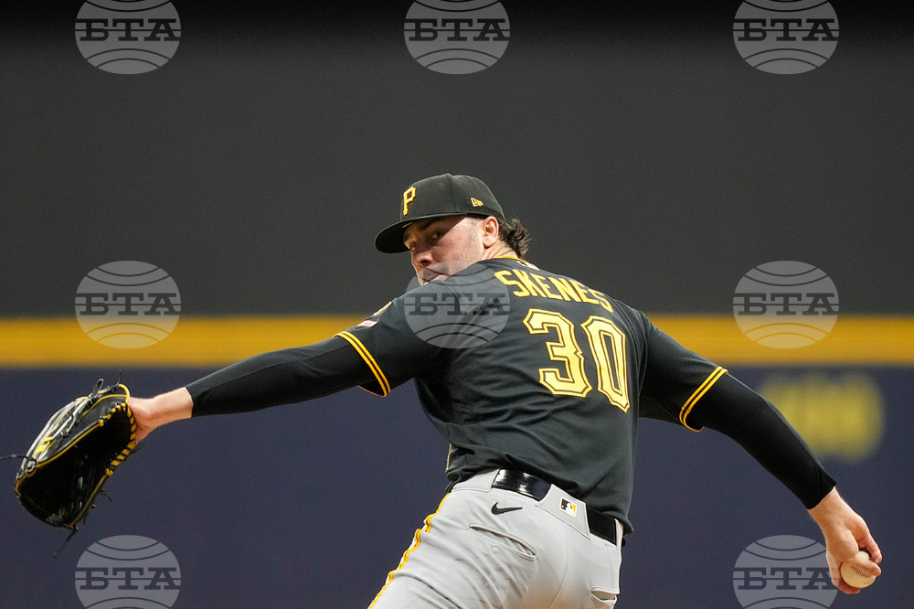 Pirates Brewers Baseball