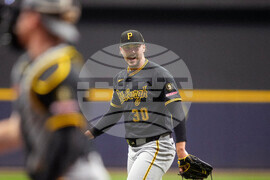 Pirates Brewers Baseball