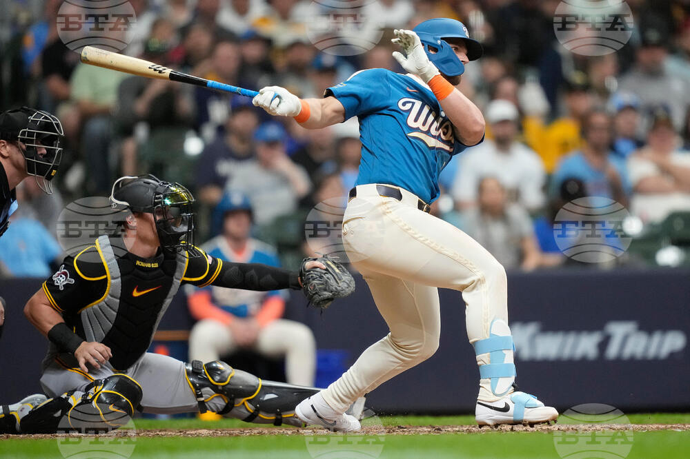 Pirates Brewers Baseball