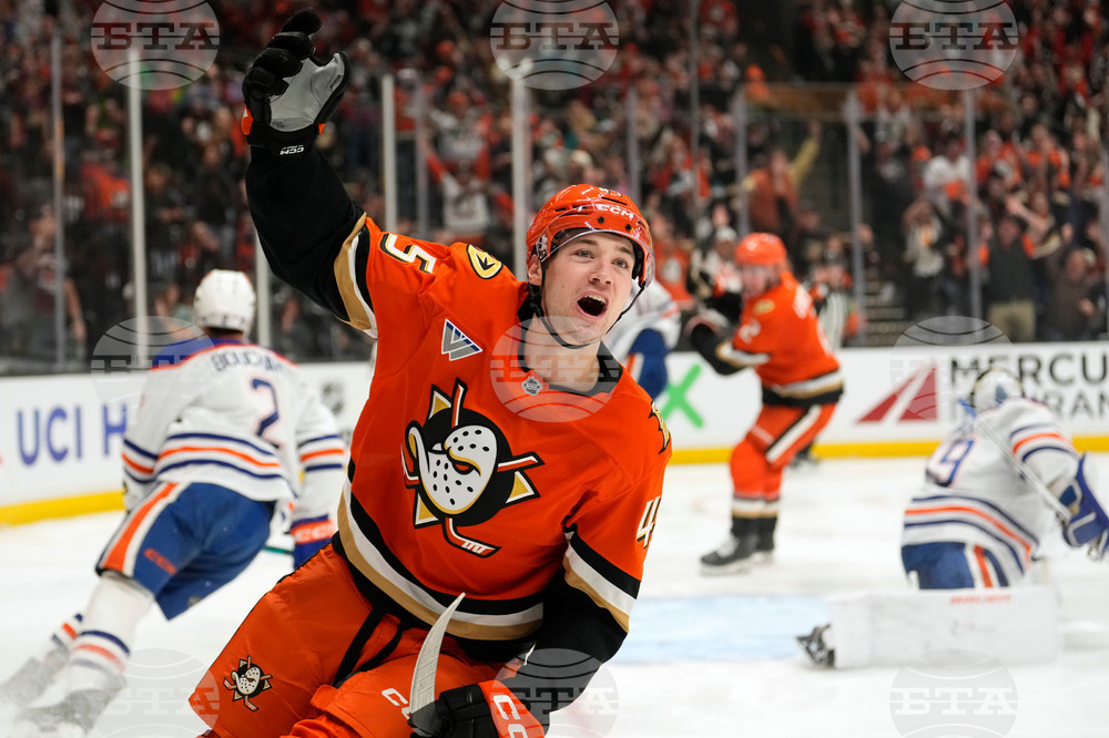 APTOPIX Oilers Ducks Hockey