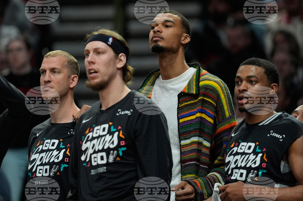 Spurs Trail Blazers Basketball