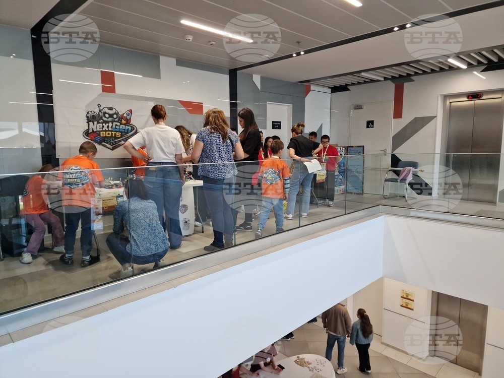 Бургас - Фестивал на роботиката First Lego League Challenge - откриване