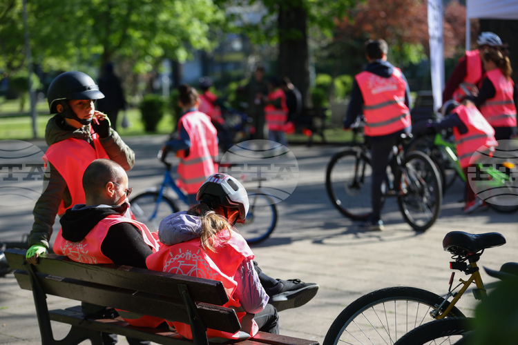 Sofia's Vazrazhdane District Organizes Family Cycling Event Inspired by Giro d'Italia