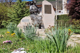 Трън - „С песните на Гюрга Пинджурова“ - фолклорен фестивал