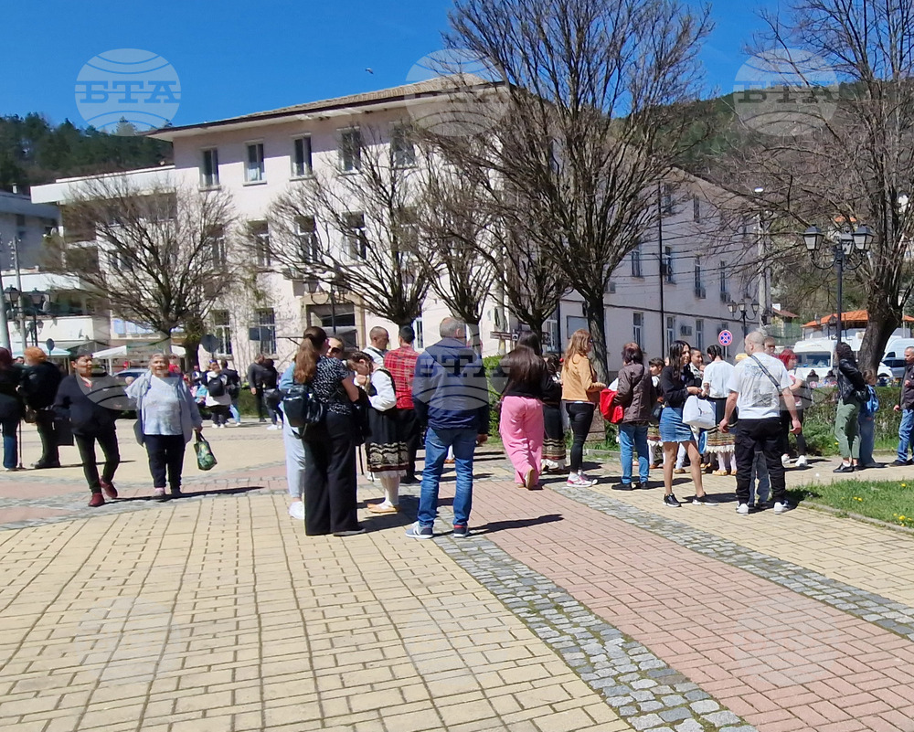 Трън - „С песните на Гюрга Пинджурова“ - фолклорен фестивал